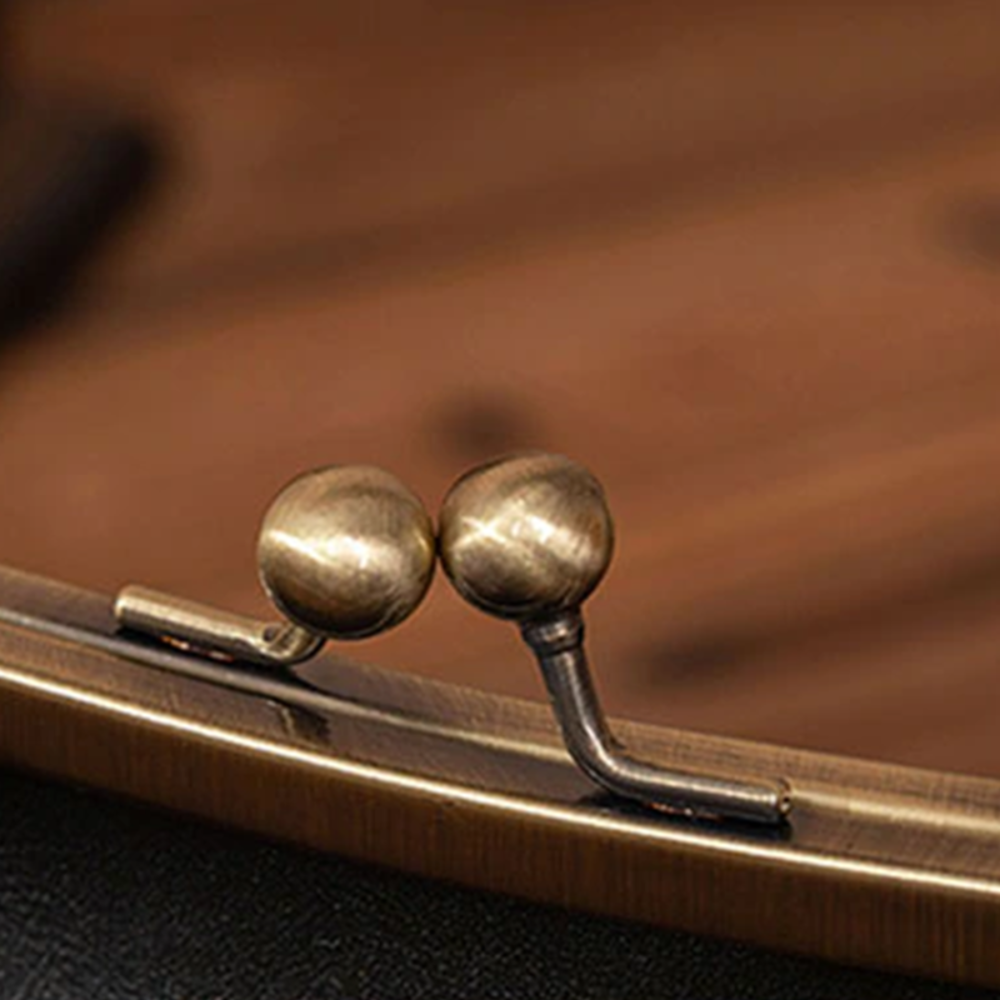 Grace™ – Retrochic väska med lockstängning