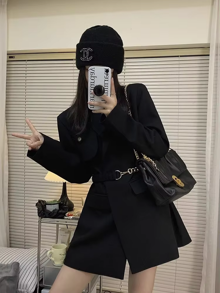 Layla™ - Chic Chain Belt Blazer