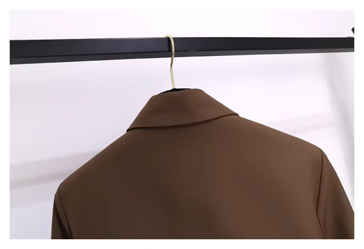 Layla™ - Chic Chain Belt Blazer