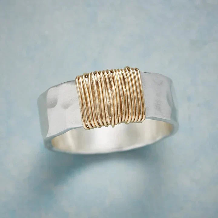 Vintage Silverring med Guldfärgad Tråddesign