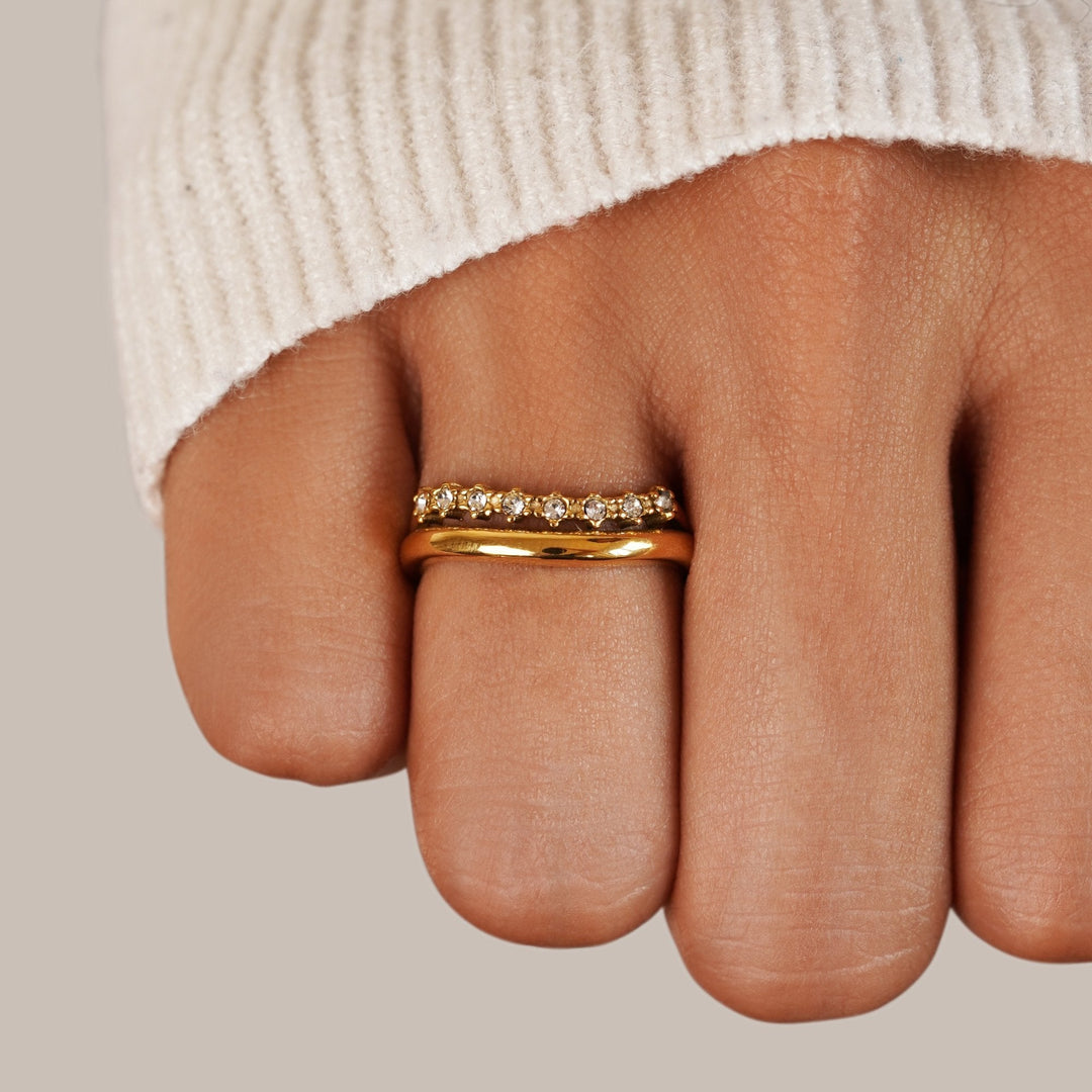 Marissa lager-på-lager ring med vit kristall