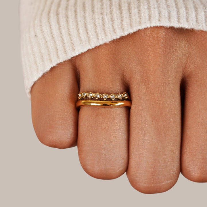 Marissa lager-på-lager ring med vit kristall